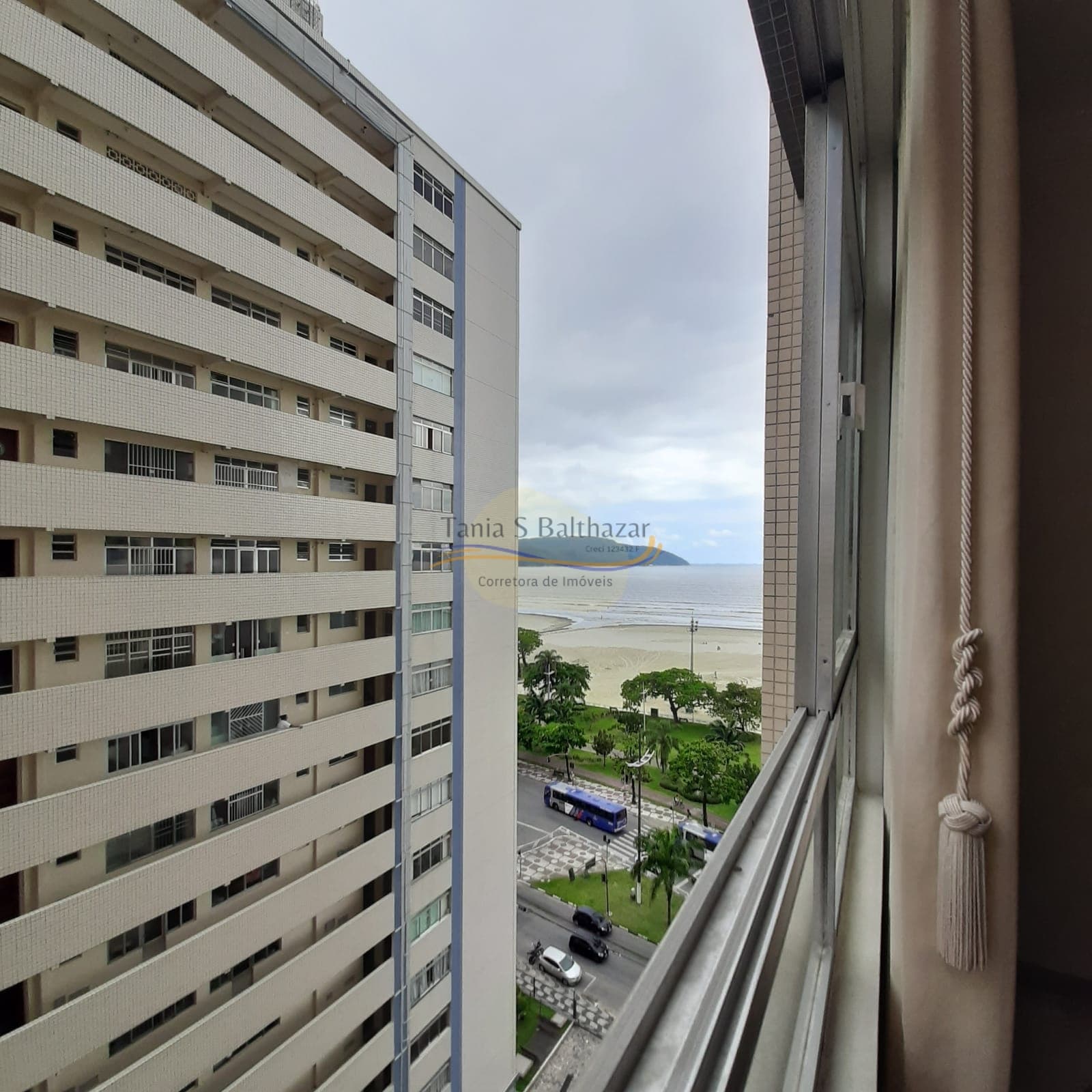 Apartamento Vista Mar, 03 Dormitórios sendo 1 Suíte, 2 Vagas de Garagem