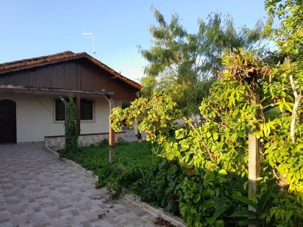 Casa bem conservada - Itanhaém