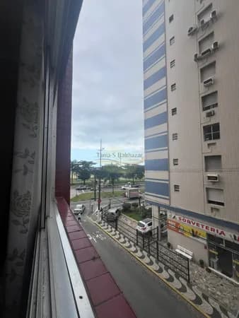 Apartamento, em Prédio na Avenida da Praia - Bairro Pompéia, em Santos/SP.