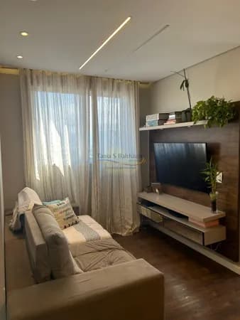 Apartamento Modernizado e bem conservado. Bairro Areia Branca, em Santos.