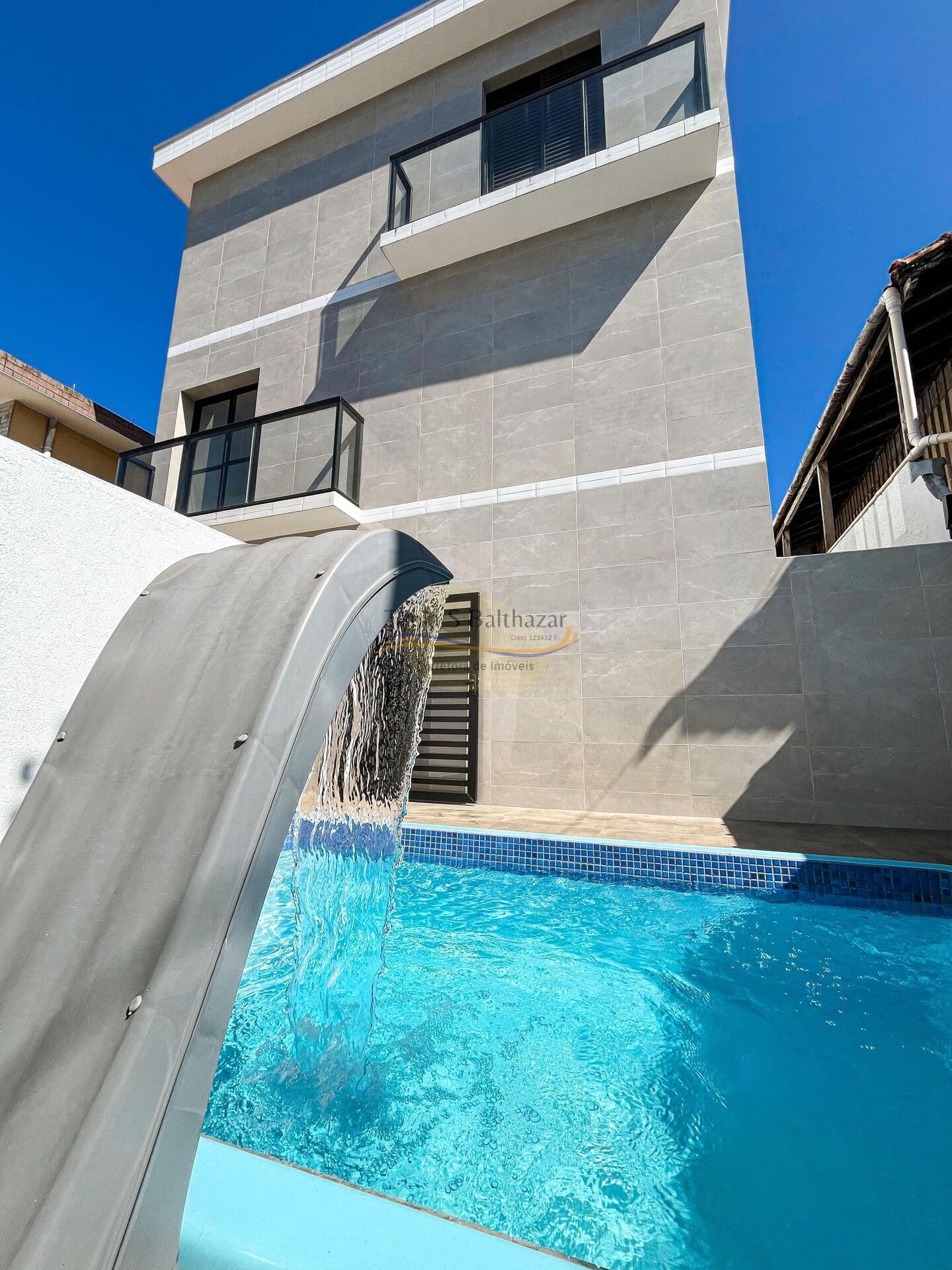 Casa Duplex em Villagio - Bairro Macuco - Santos/SP.