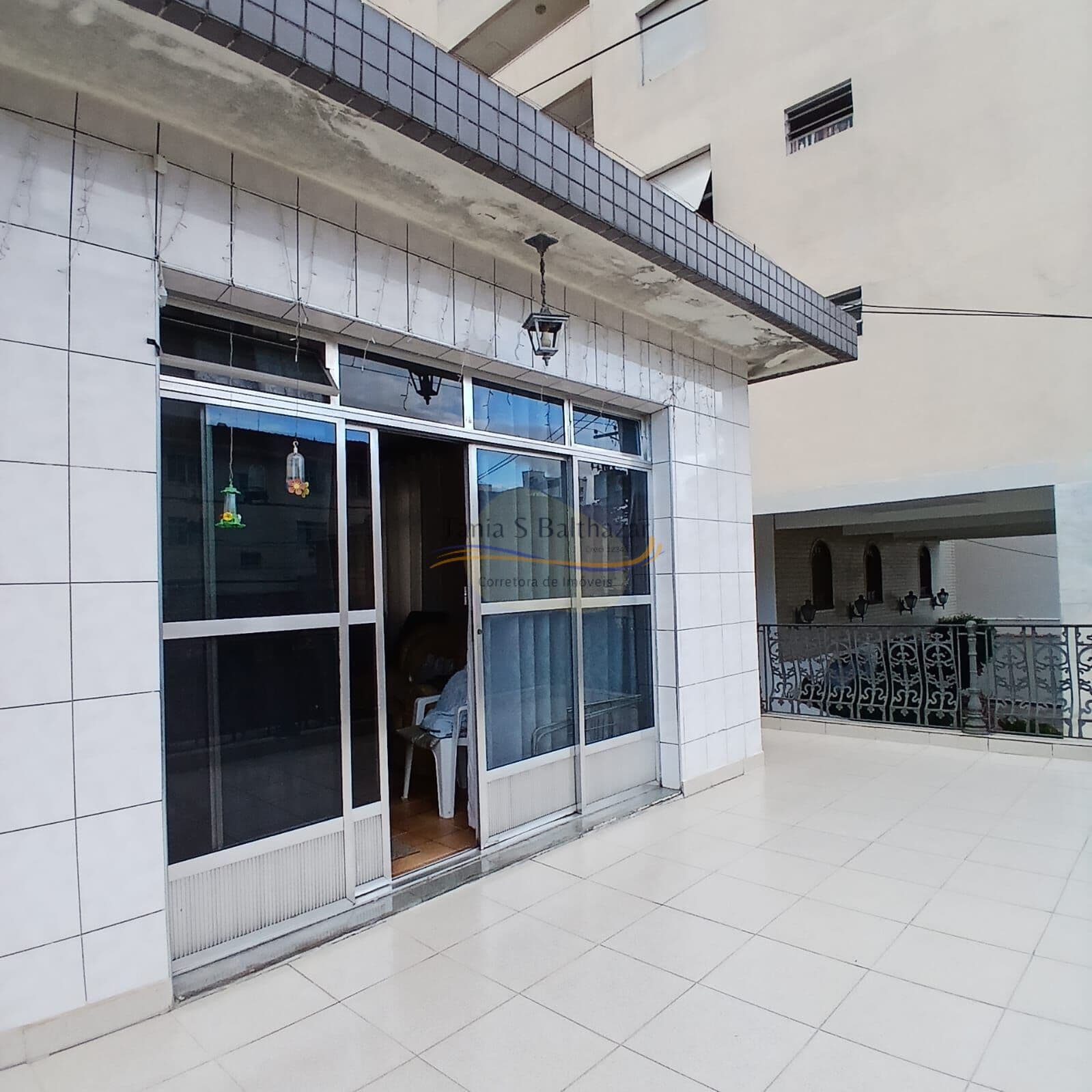 Casa Sobreposta Alta - Bairro Campo Grande - Santos/SP.