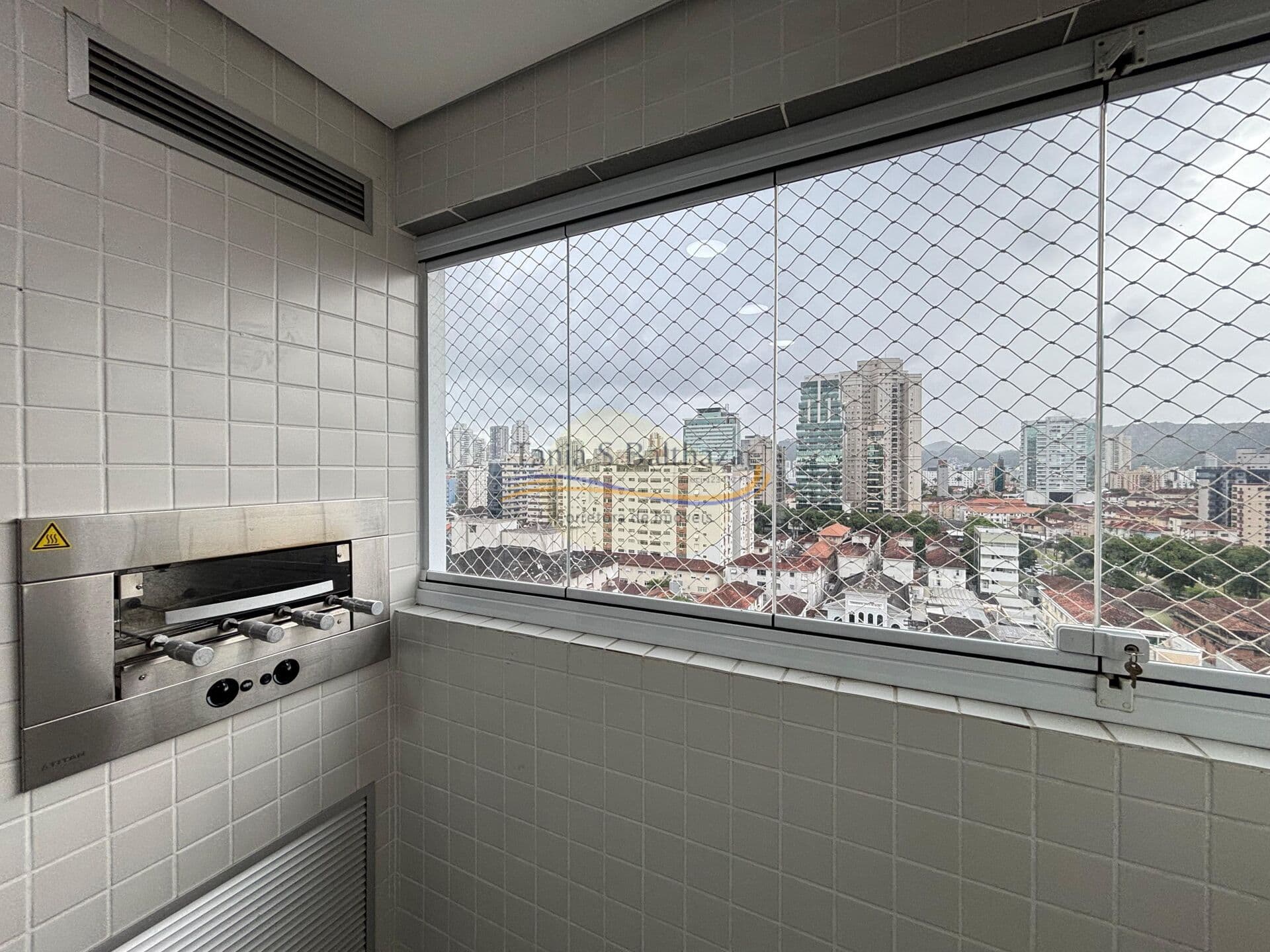 Apartamento Alto Padrão - Locação - Bairro Boqueirão - Santos/SP.