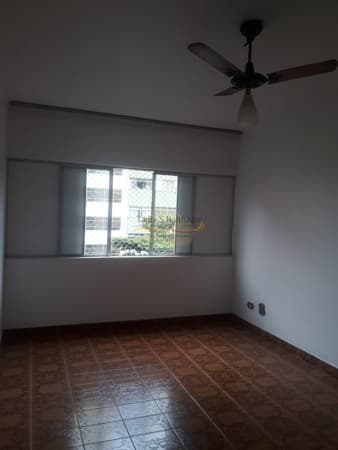 03 Dormitórios, garagem fechada. Bairro Encruzilhada, em Santos.