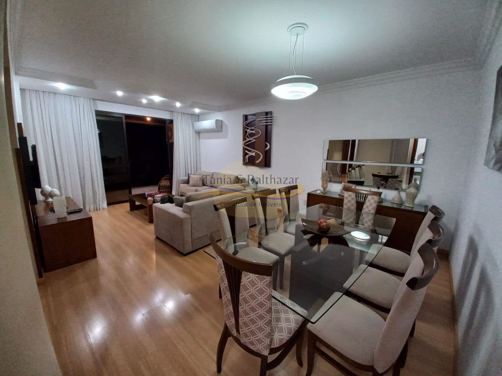 Apartamento bem conservado - Bairro Embaré em Santos.