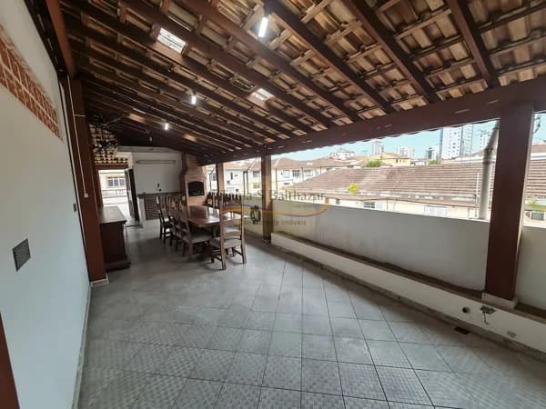 Casa Sobreposta Alta, Bairro Aparecida, em Santos.