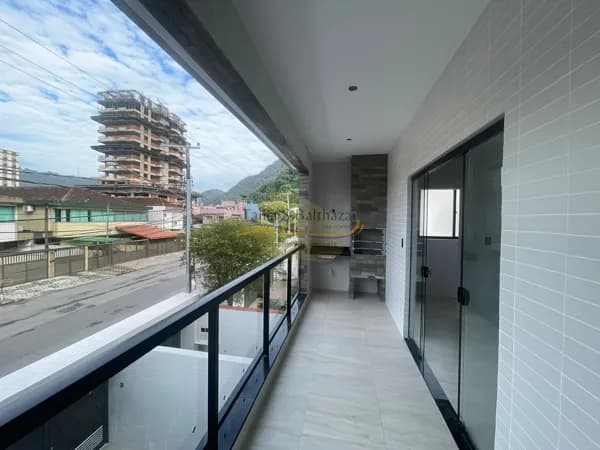 Casa Sobreposta Alta - Nova - Marapé - Santos/SP.