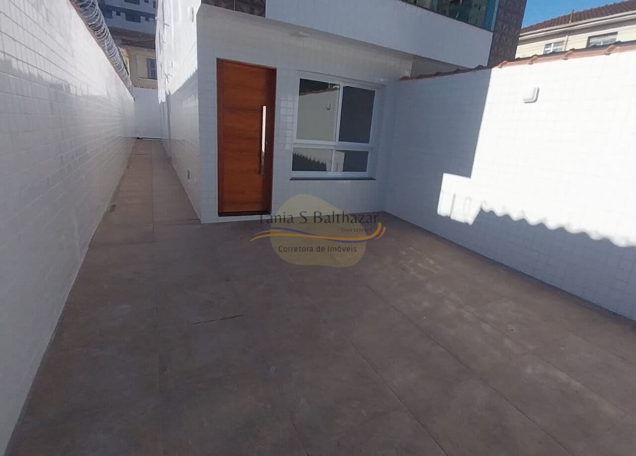 Casa com Piscina 3 Dormitórios / Suítes à venda - Aparecida - Santos/SP