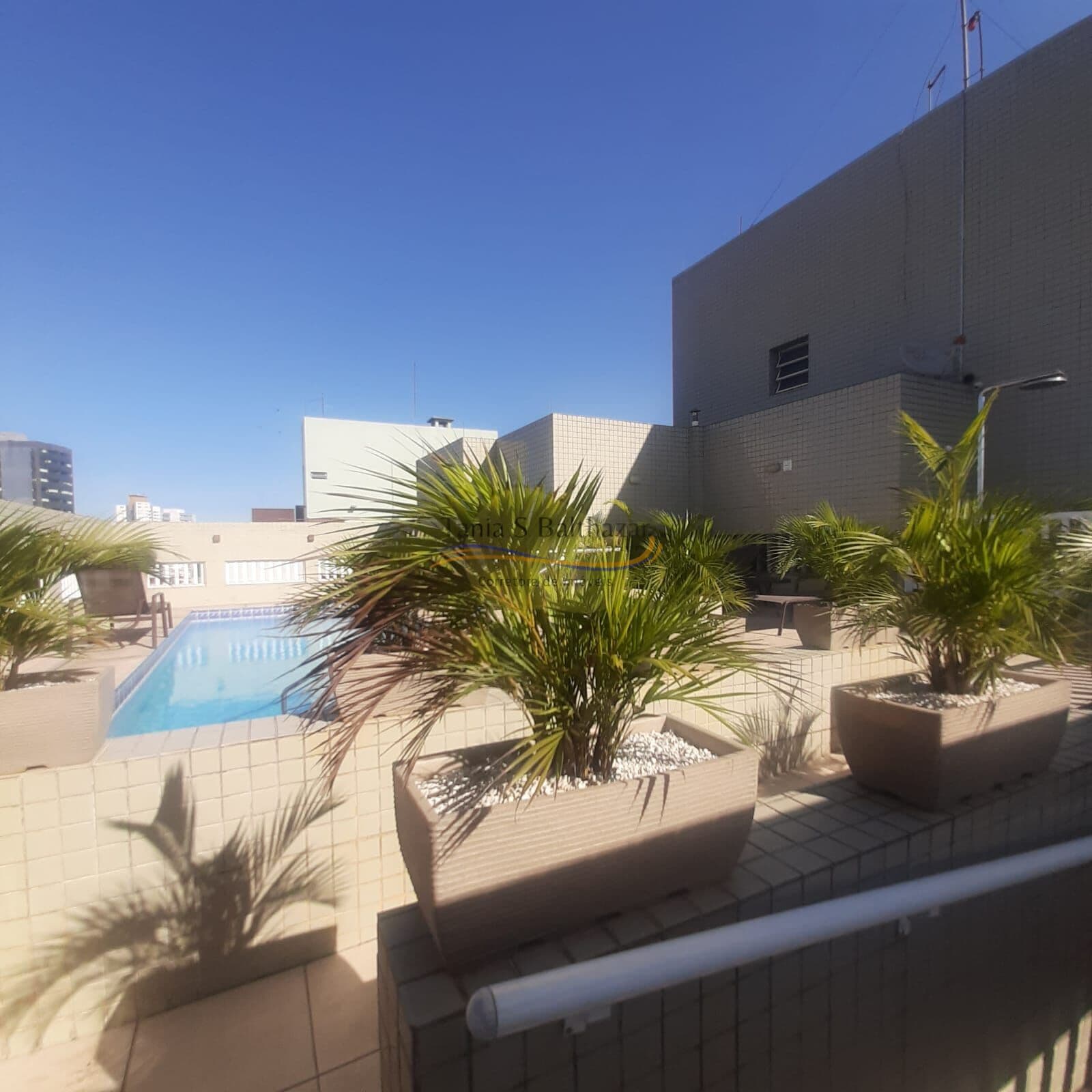 Apartamento bem conservado em Santos.