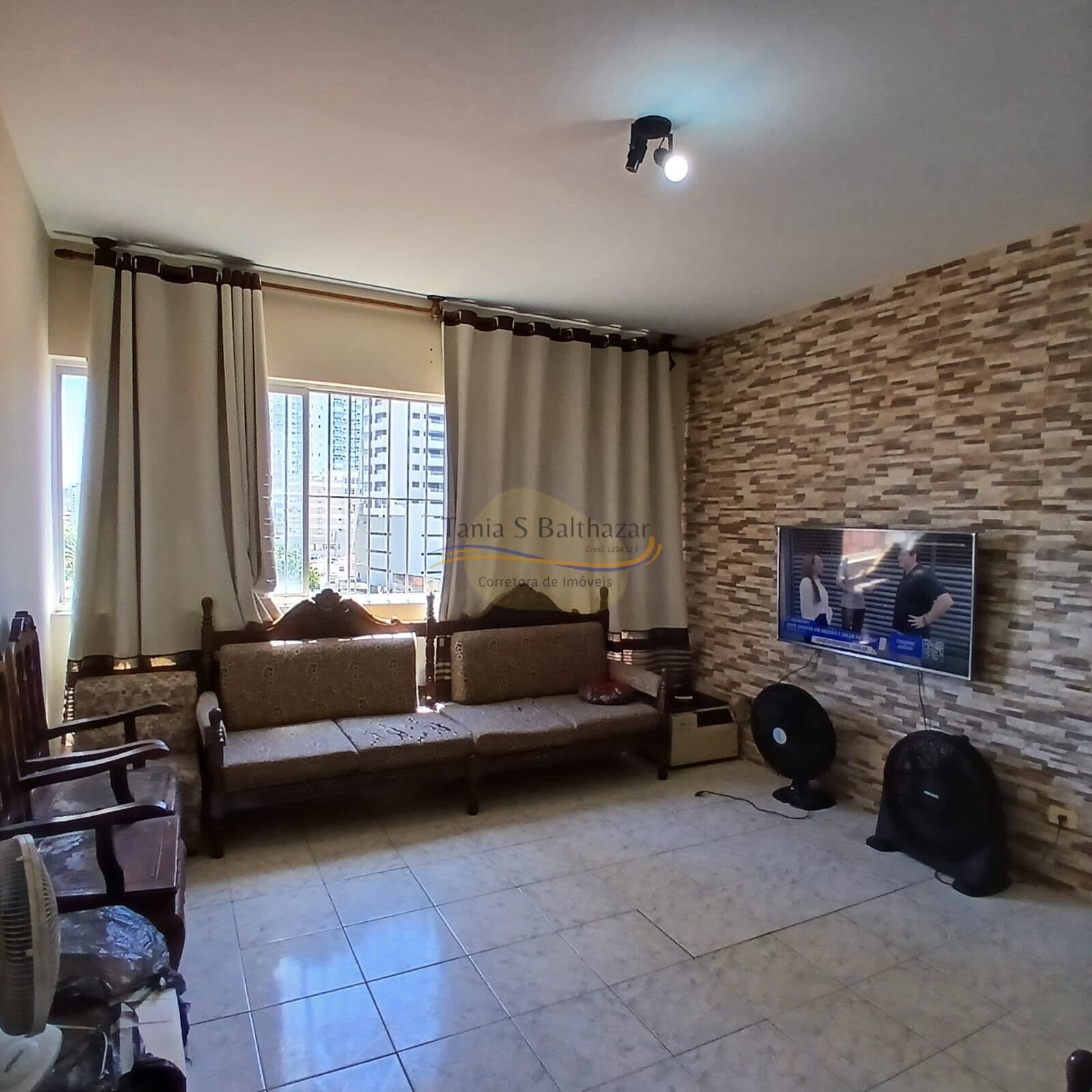 Apartamento com Vista Livre. Bairro Marapé, em Santos.