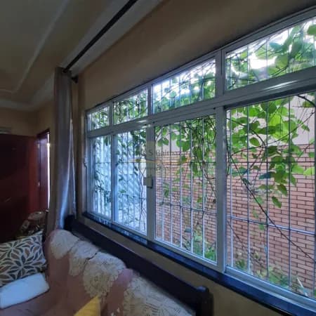 Ótima Casa Sobreposta Térrea à venda, no Bairro Vila Valença, em São Vicente.