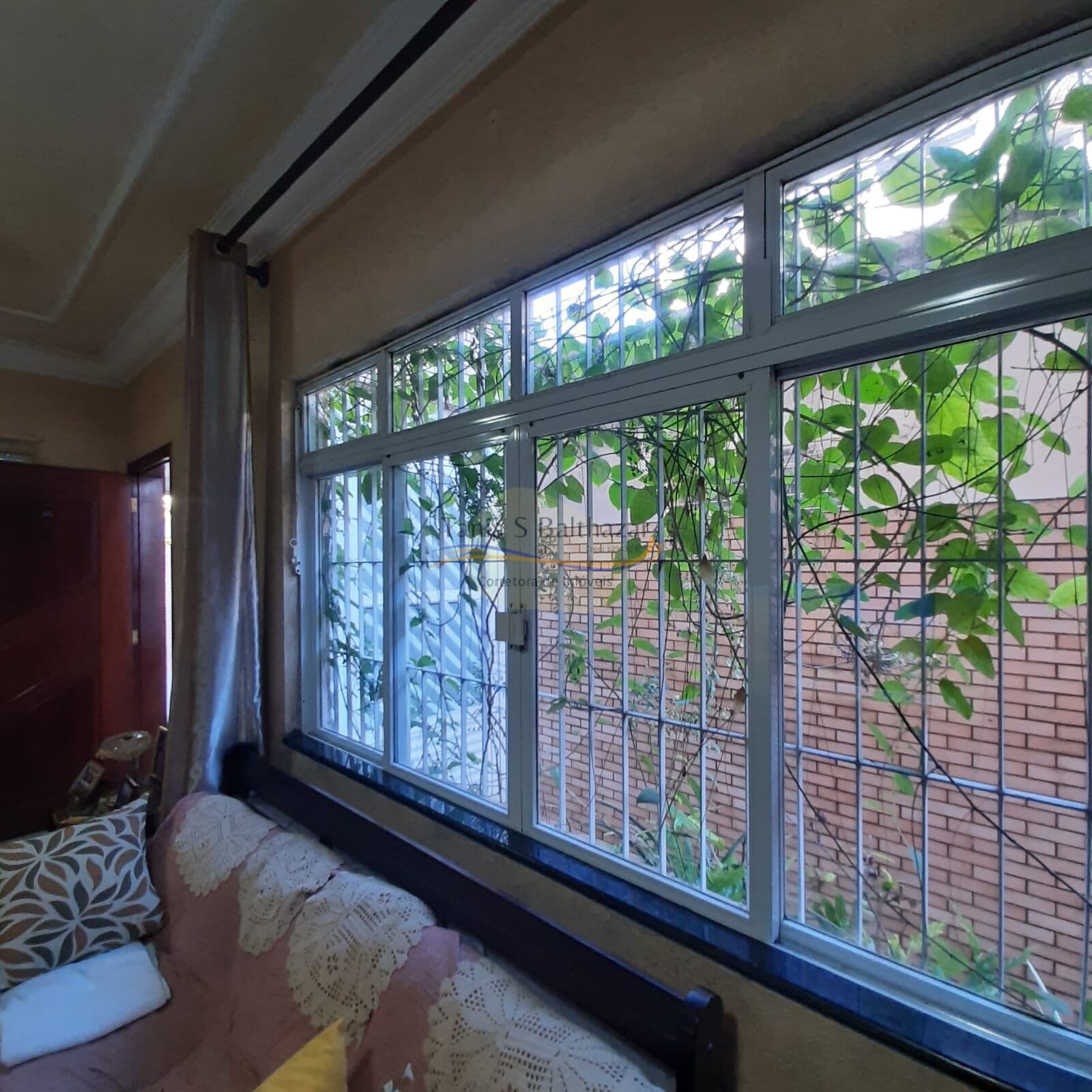 Ótima Casa Sobreposta Térrea à venda, no Bairro Vila Valença, em São Vicente.