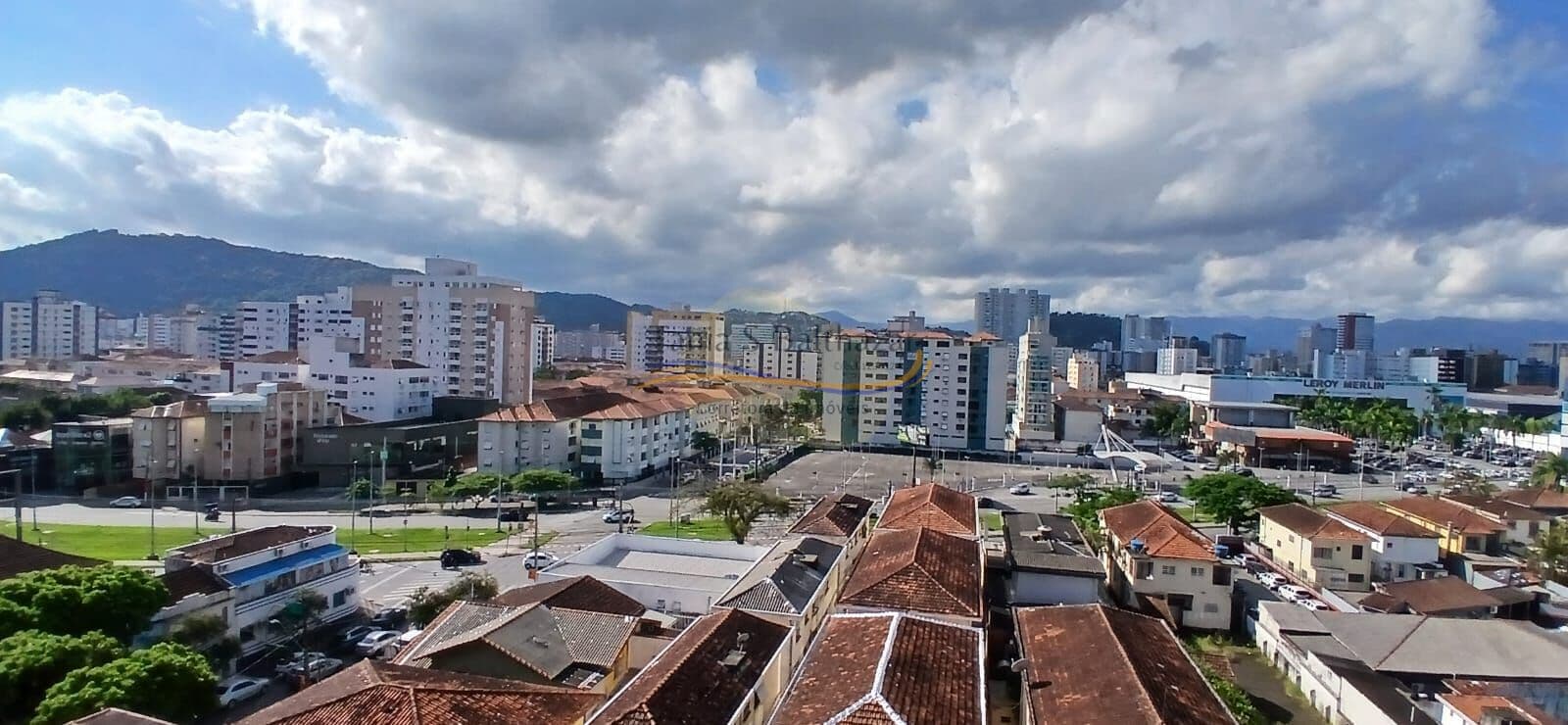 Apartamento Locação - Bairro Gonzaga, em Santos.