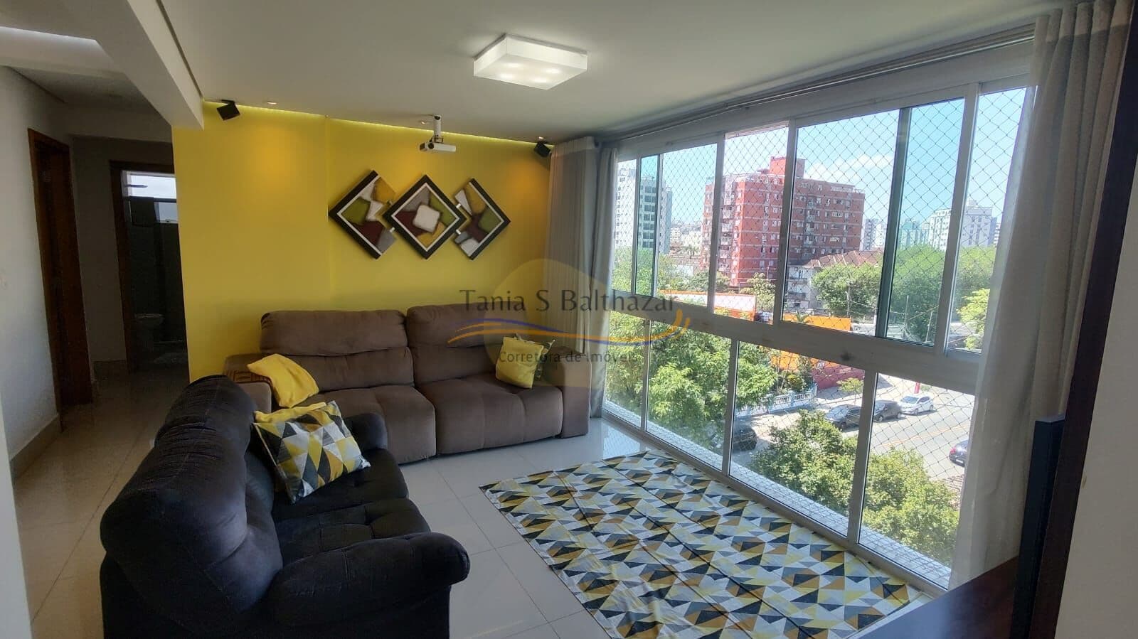 Apartamento de Frente - Vista Livre - Bairro Marapé - Santos/SP.