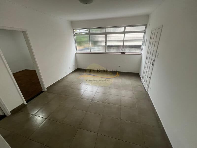 Apartamento de Frente. Bairro Vila Mathias, em Santos/SP.