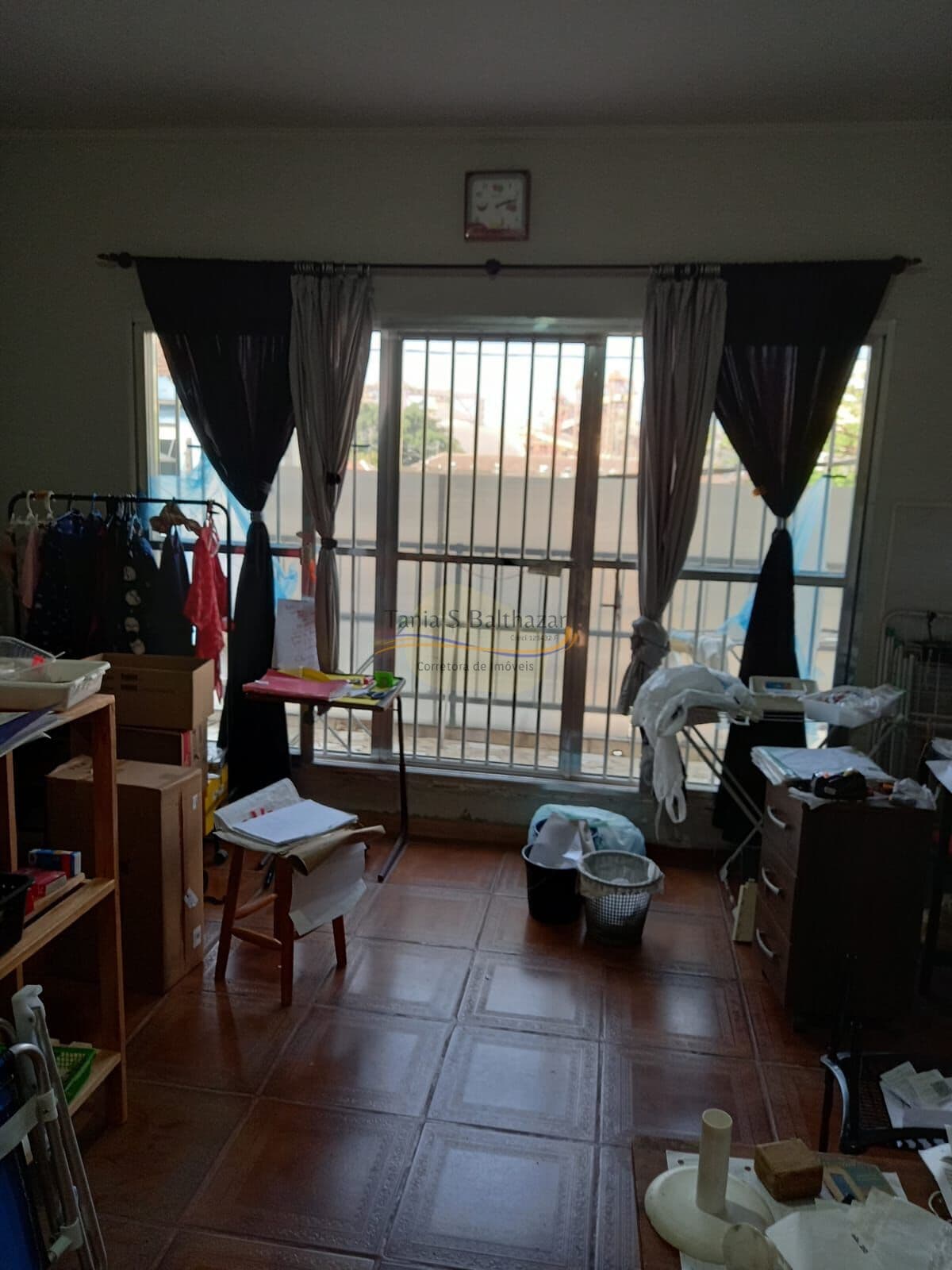 Casa Sobreposta Alta - Bairro Estuário, em Santos.