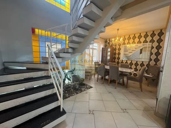 Casa Triplex à Venda no Campo Grande – Santos/SP
