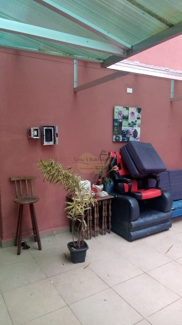 Venda Apartamento Térreo de 02 Dormitórios 01 Vaga de Garagem Rádio Clube/Santos.