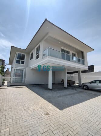 Amplo apartamento com 03 dormitórios sendo 01 suíte a poucos metros da Praia da Pinheira Palhoça/SC
