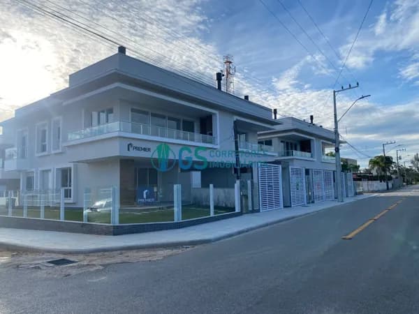 Apartamentos GARDEN com 2 suítes, terreno e entradas privativas na beira mar da Praia do Sonho