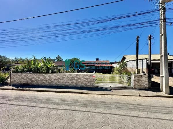 Casa de 3 Dormitórios À Venda na Passagem do Maciambu