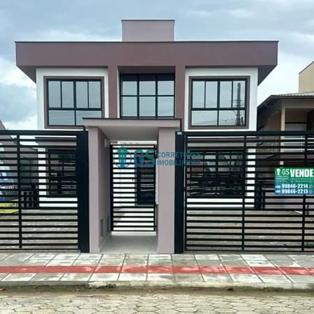 Apartamentos a 100m da Praia do Sonho com 03 quartos sendo 01 suíte em Palhoça - SC