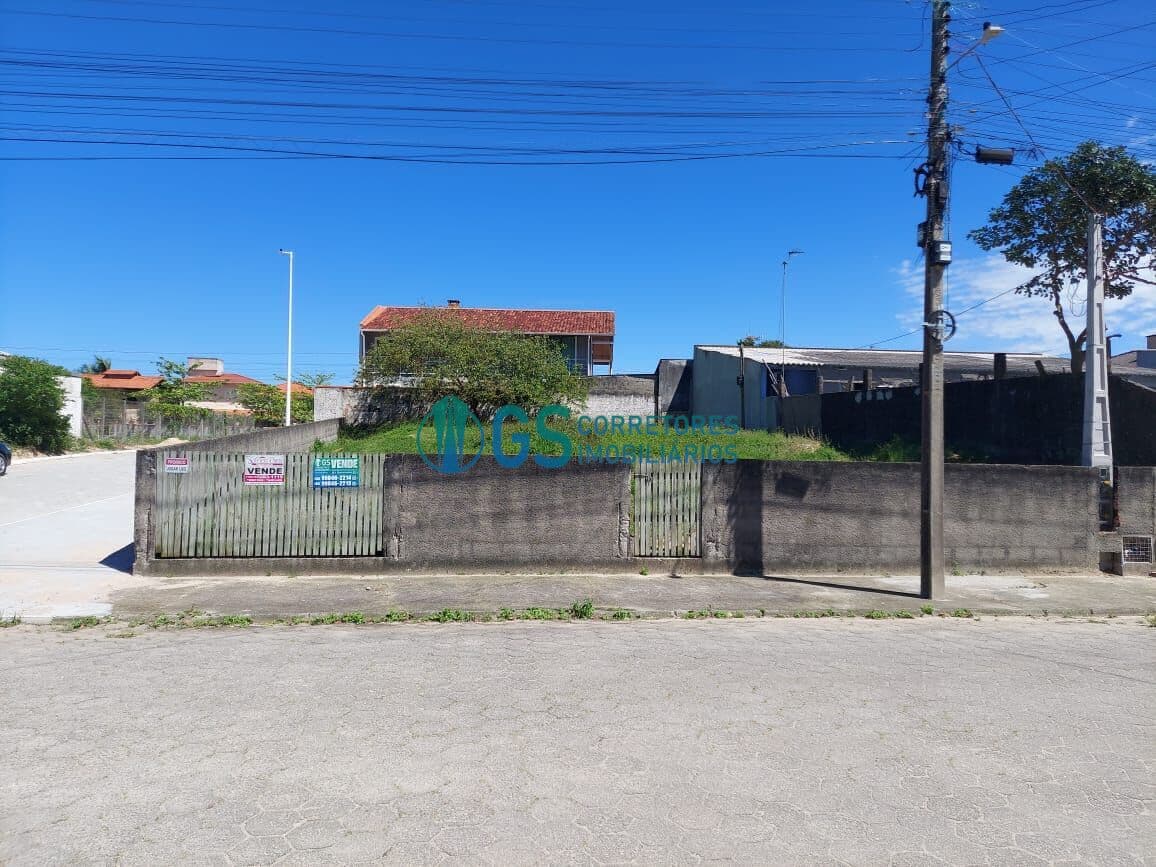 Terreno localizado no centrinho da Praia da Pinheira em Palhoça/SC