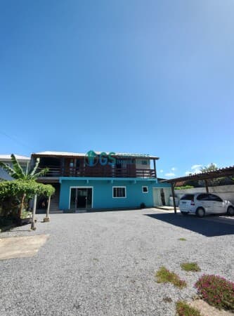 Ampla casa Duplex com 6 quartos e 4 banheiros em excelente localização no centrinho da Pinheira em Palhoça - SC