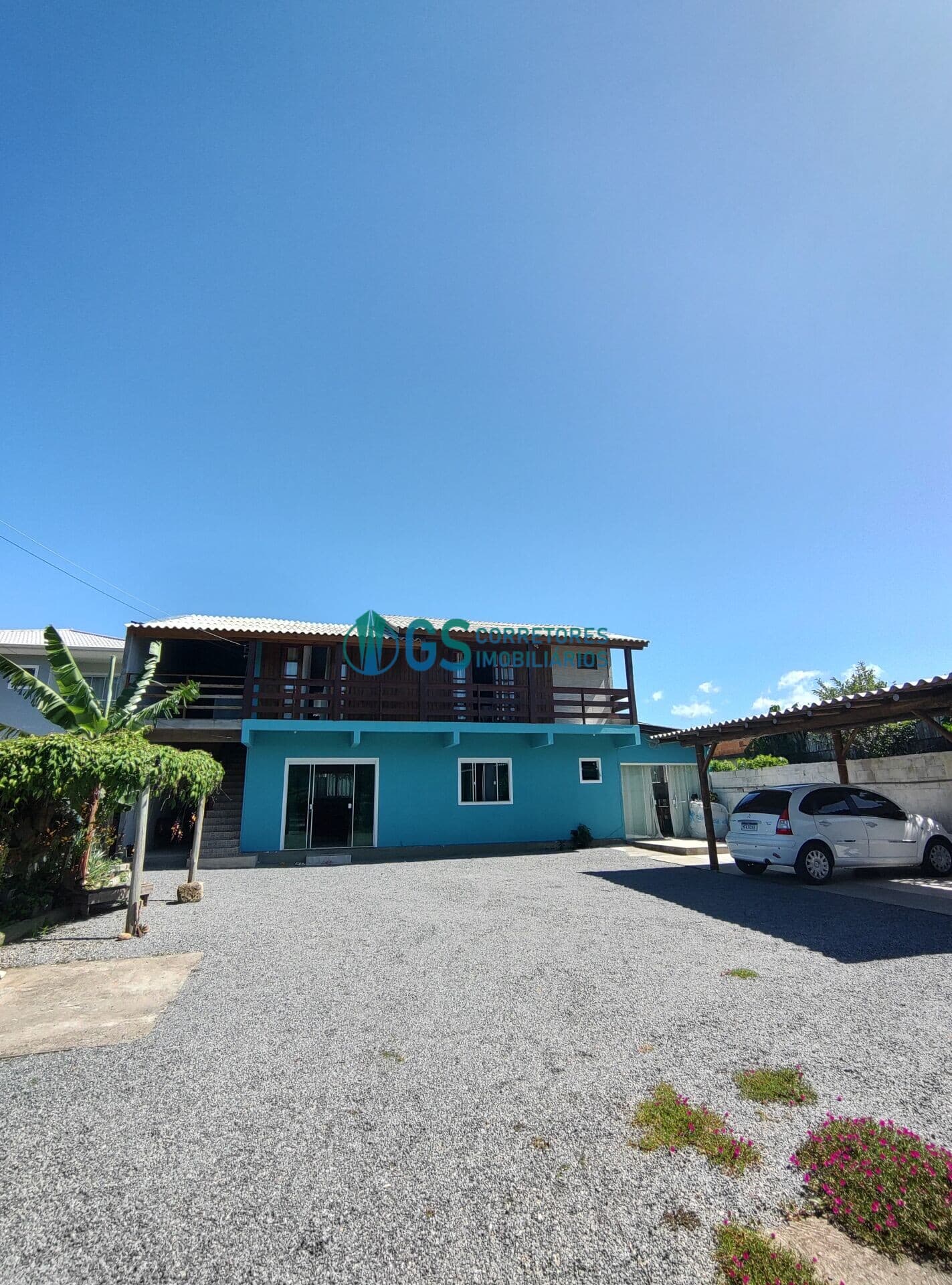 Ampla casa Duplex com 6 quartos e 4 banheiros em excelente localização no centrinho da Pinheira em Palhoça - SC