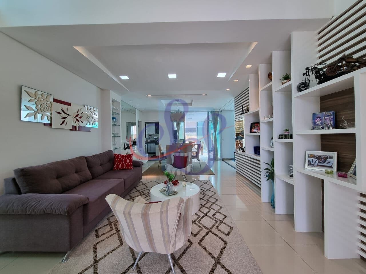 Linda casa no Alphaville Eusébio com 4 suítes
