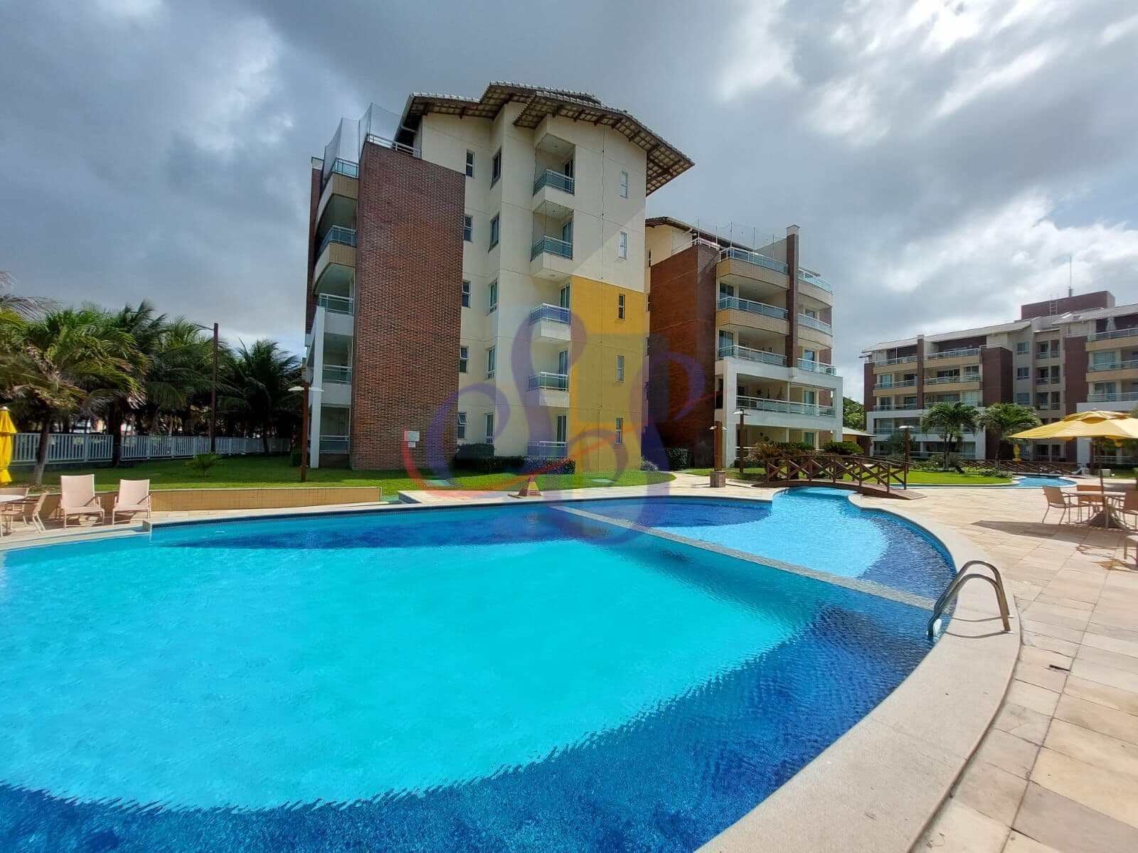 Apartamento porteira fechada em Porto das Dunas com vista para o mar!