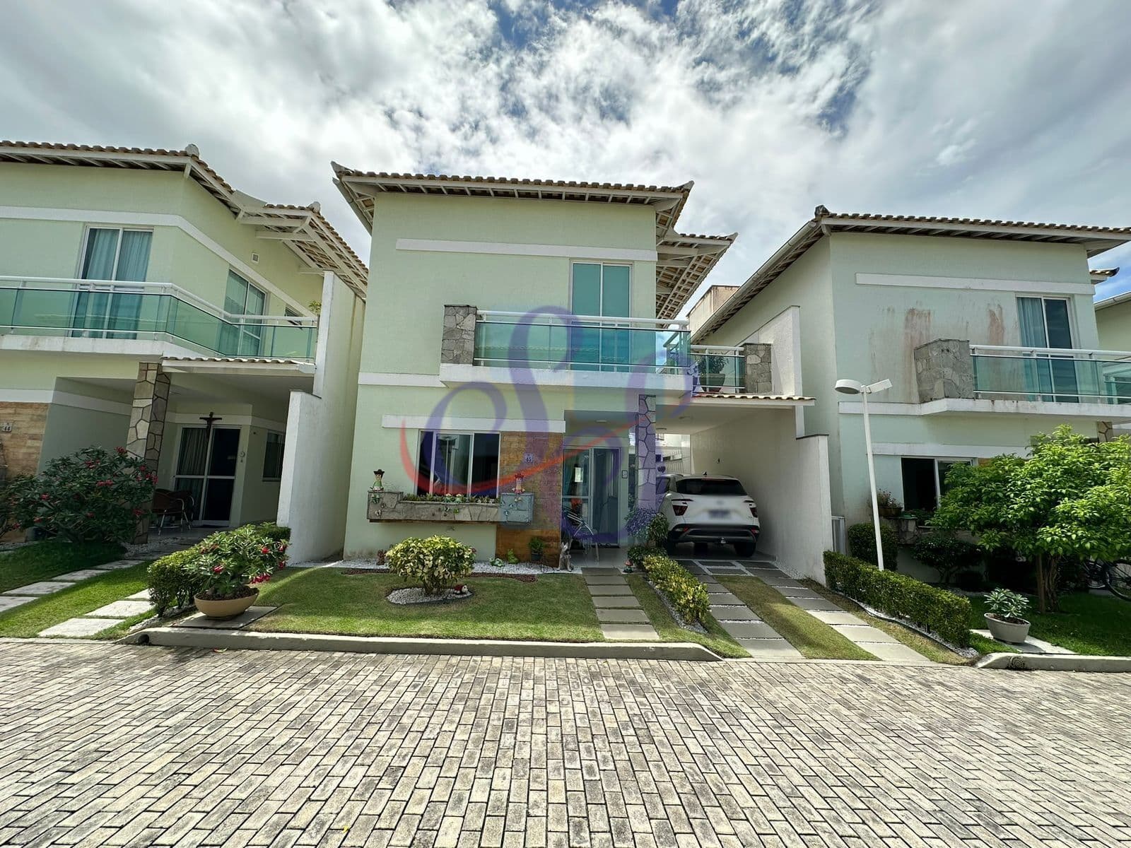 Excelente casa duplex com 3 suítes no bairro Sapiranga