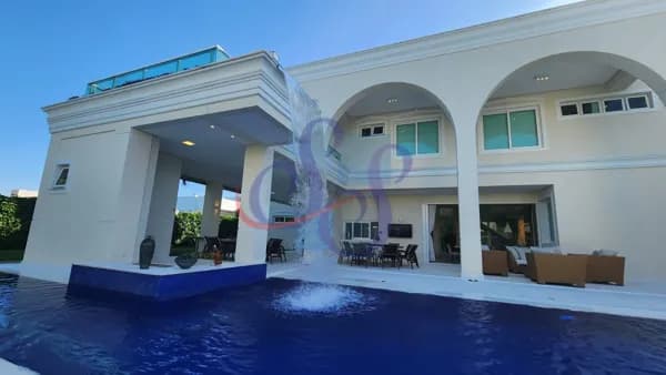 Casa neoclássica de alto padrão no Alphaville Fortaleza