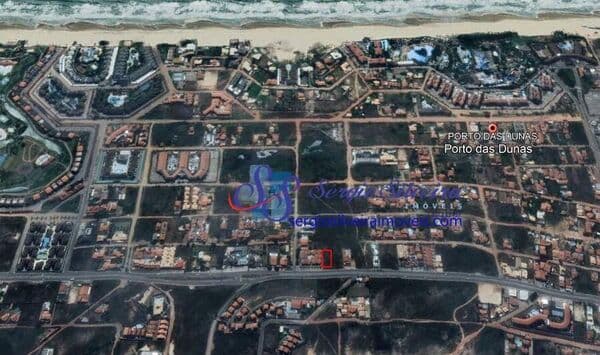 Amplo terreno em localização privilegiada no Porto das Dunas com 1000m²