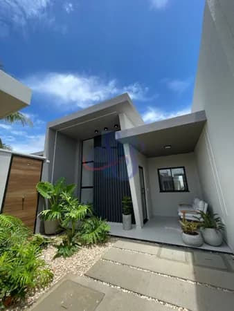 Casa em rua privativa com 3 quartos em Eusébio.