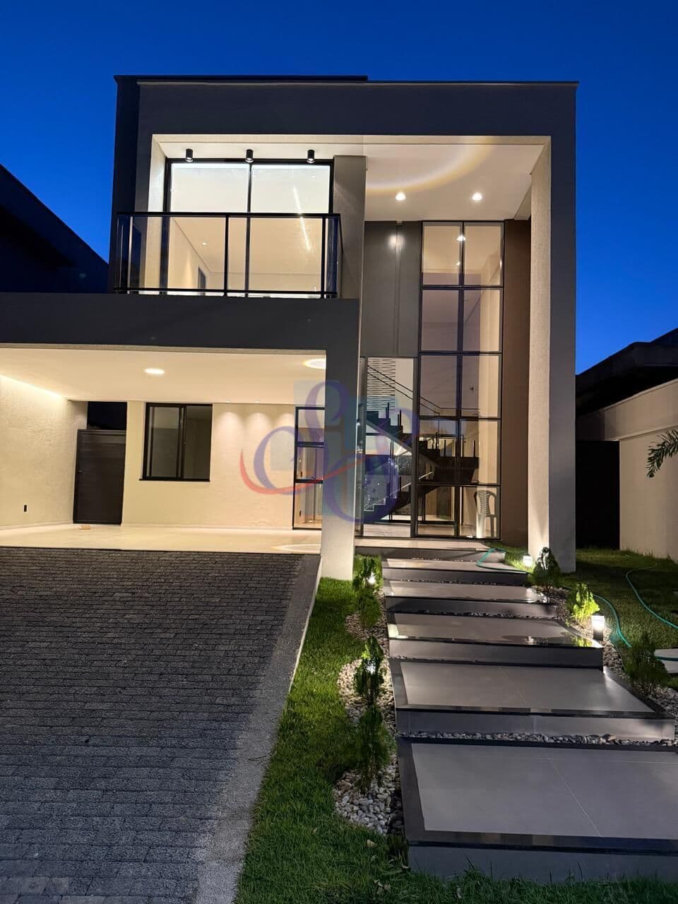 Casa na Cidade Alpha com 4 suítes - Eusébio