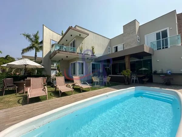 Ampla casa no Alphaville Fortaleza com 4 quartos e piscina privativa!