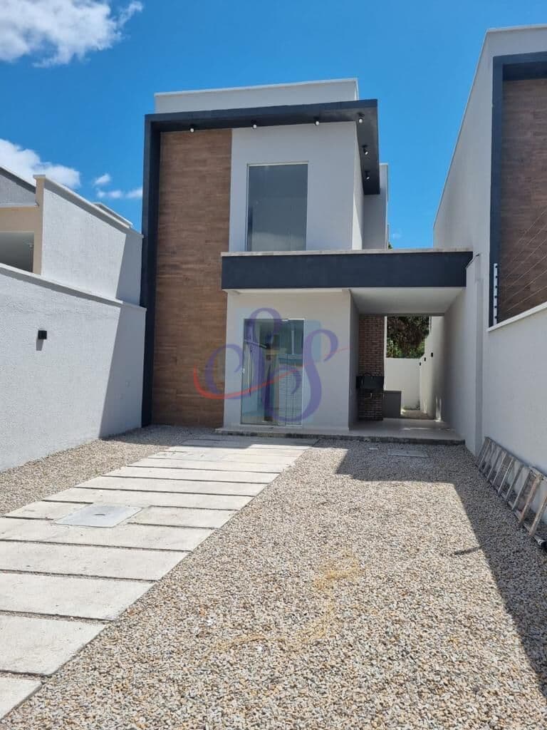 Excelente casa duplex em Eusébio com 3 suítes