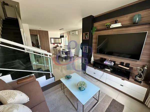 Casa duplex e porteira fechada em condomínio no bairro Sapiranga