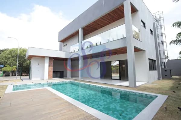 Belíssima casa com 5 suítes e fino acabamento no Jardins Ibiza.