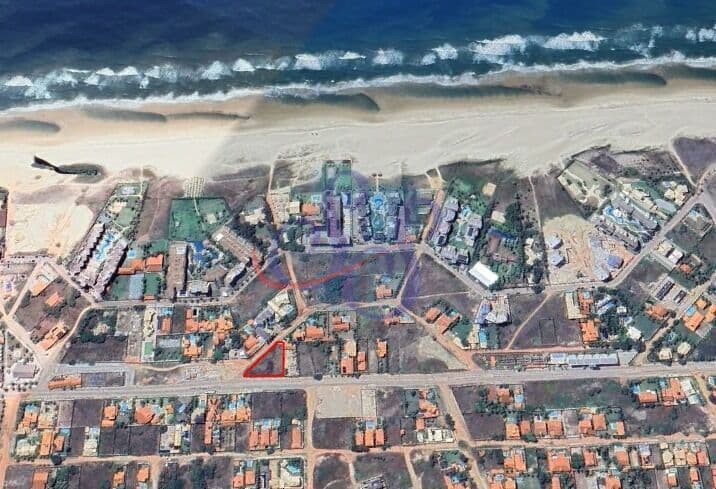 Terreno plano com 1.662m² em localização privilegiada no Porto das Dunas
