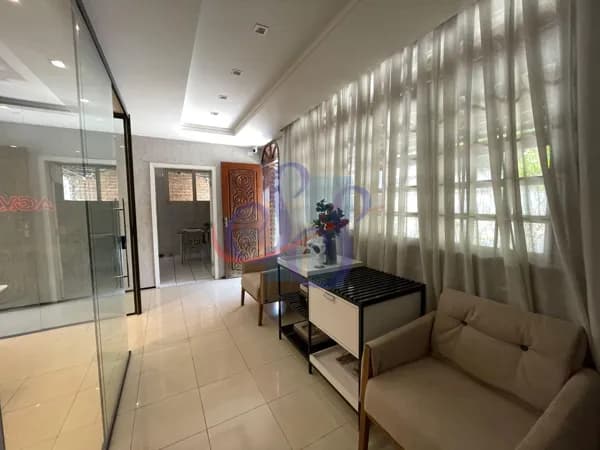 Casa plana com 4 quartos e localização privilegiada! Dionísio Torres