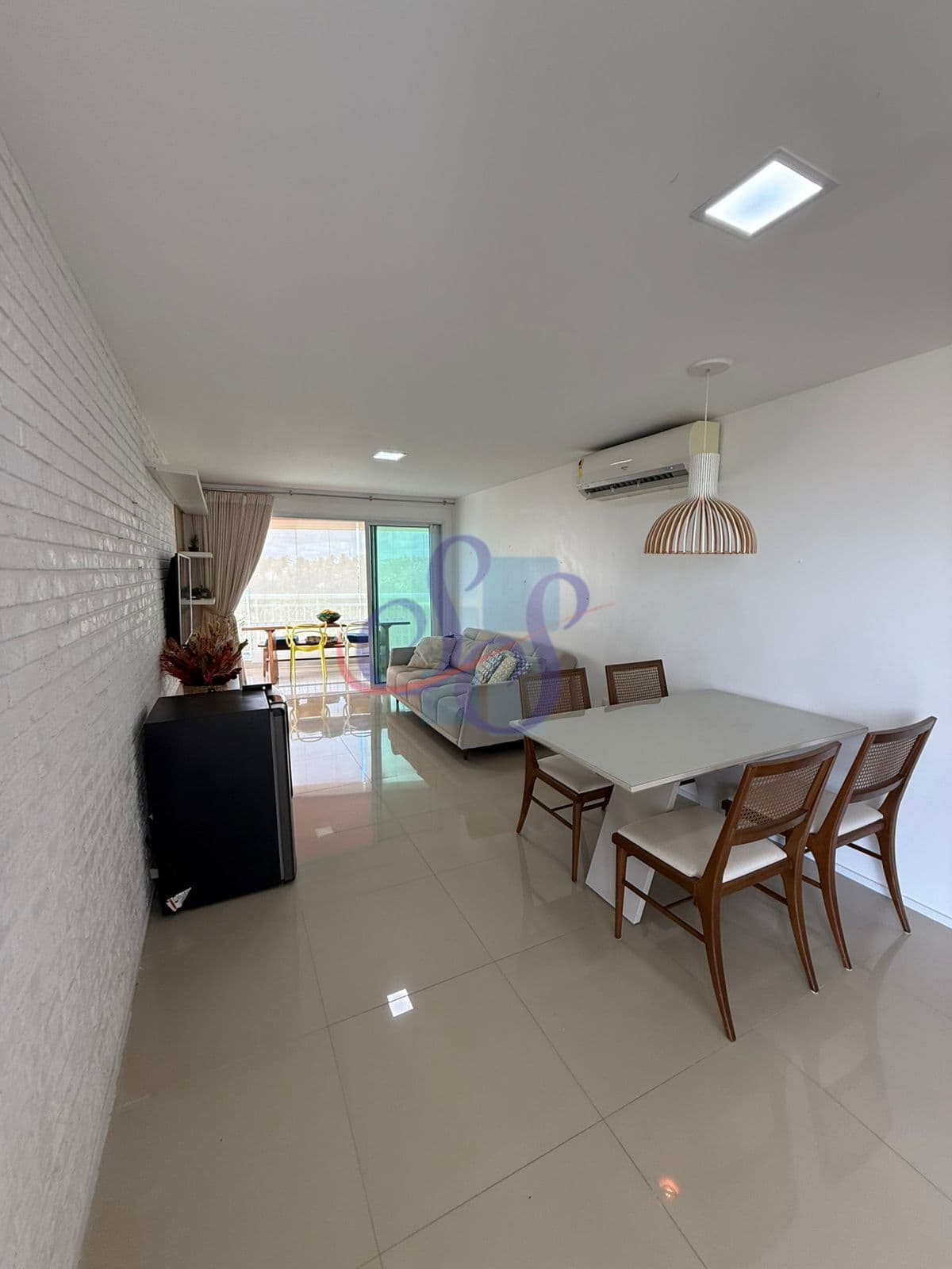 Amplo apartamento nascente e mobiliado no Porto das Dunas!