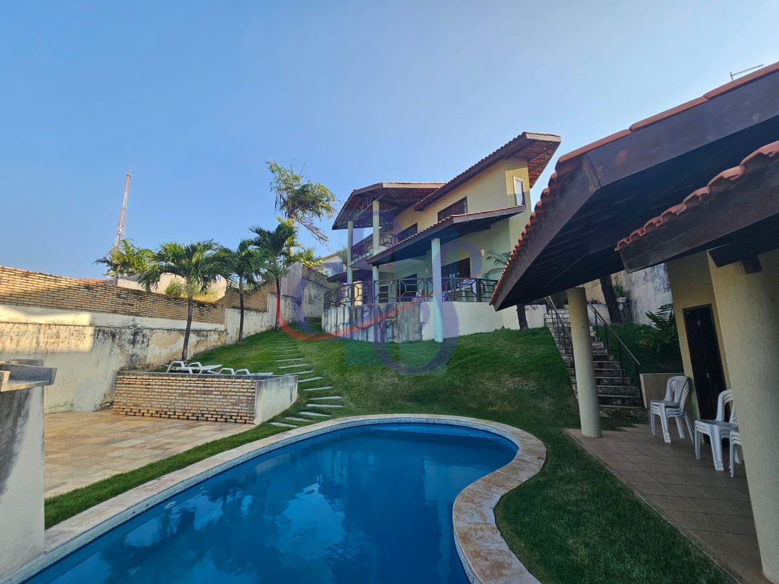 Casa ampla com 4 suítes e vista mar no Porto das Dunas