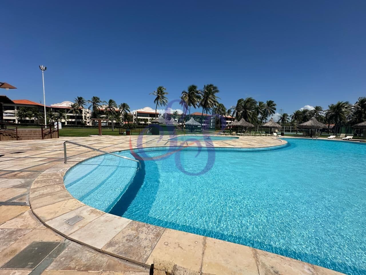 Apartamento no Aquaville com 2 quartos e lazer completo.