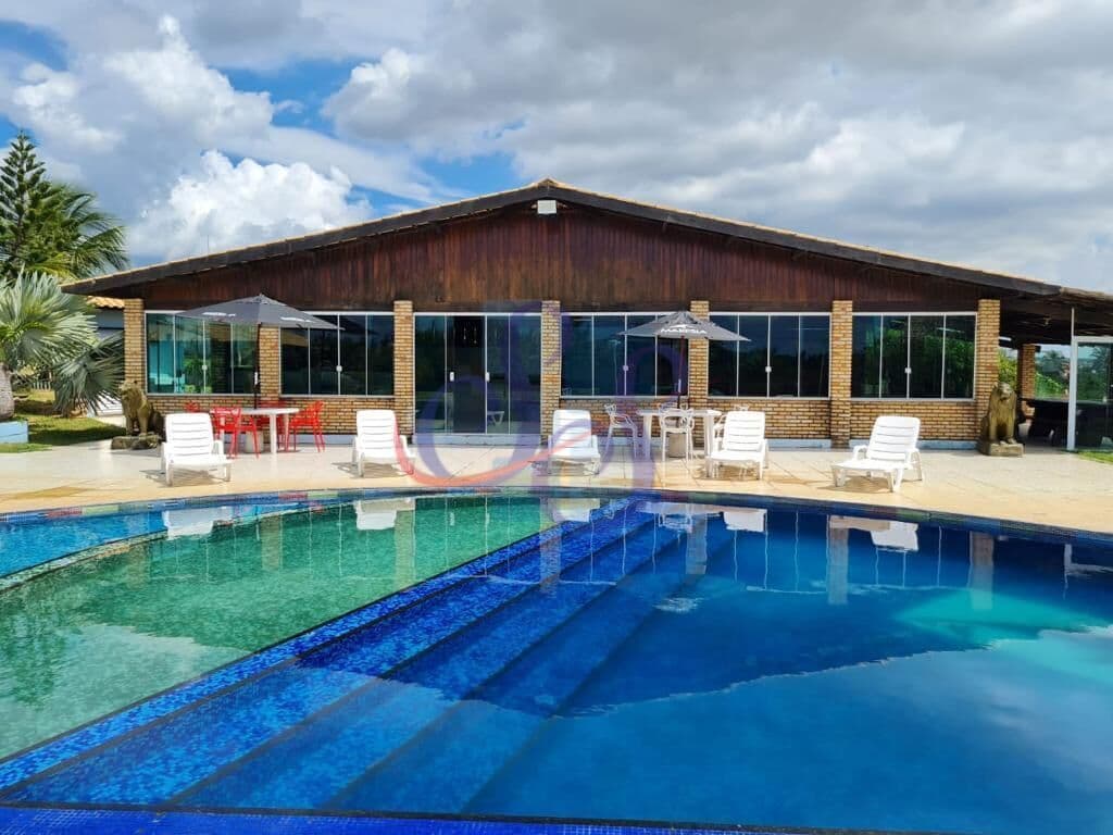 Ampla casa com 6 suítes e vista mar em Taíba