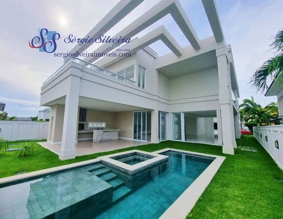 Luxuosa casa no Alphaville Fortaleza com 5 suítes