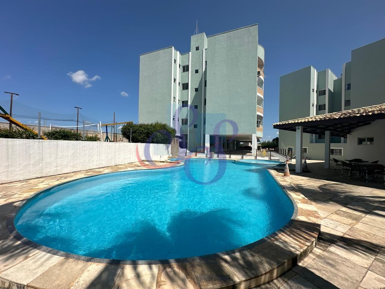 Apartamento mobiliado e com vista para o mar em Porto das Dunas.
