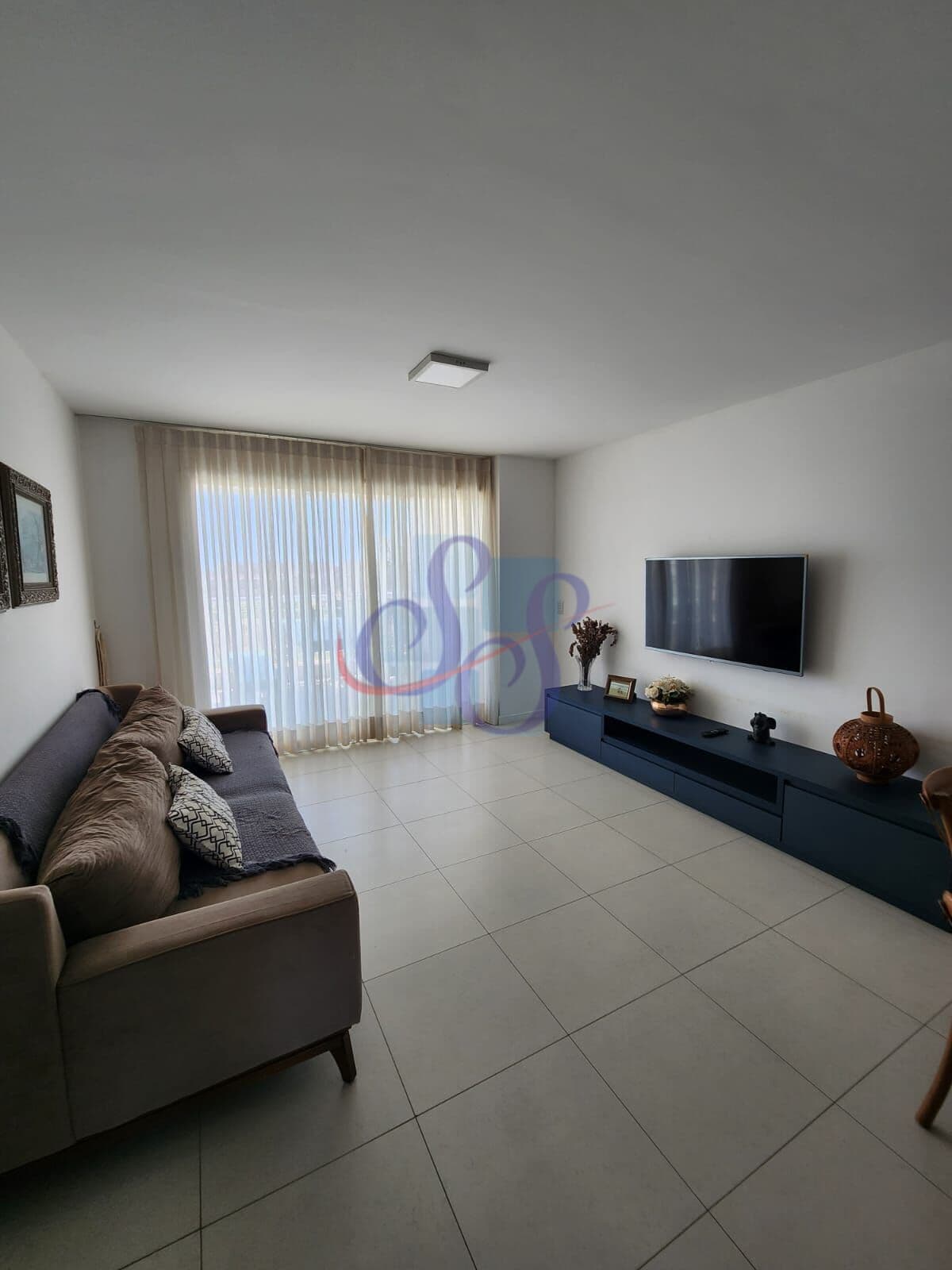 Apartamento nascente total e mobiliado no Golf Ville