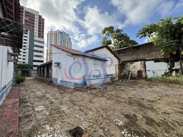 Amplo terreno de 1.276m² no bairro Aldeota